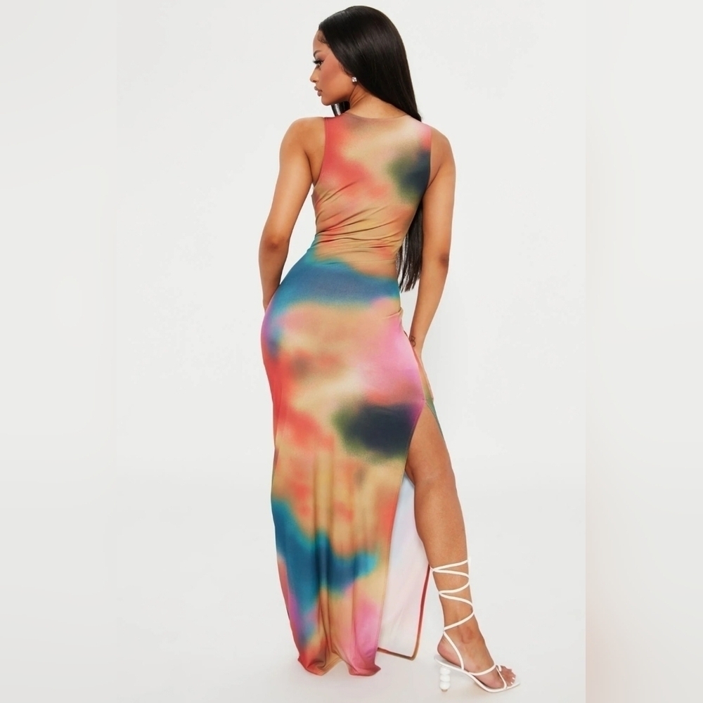 NWT Sleeveless Floorlength Maxi Dress Size M Multicolor